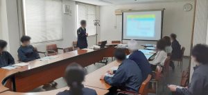 自転車通勤者を対象に安全講和を実施